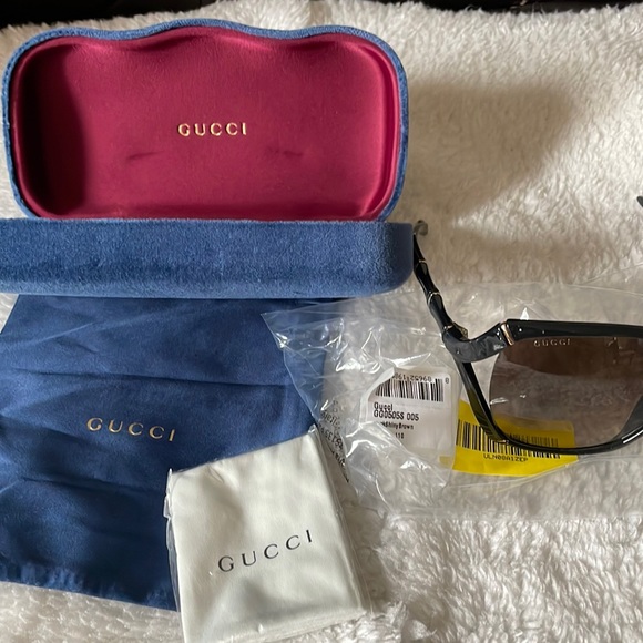 Authentic Gucci Oversize Gradient Sunglasses 🤗 - Picture 2 of 5